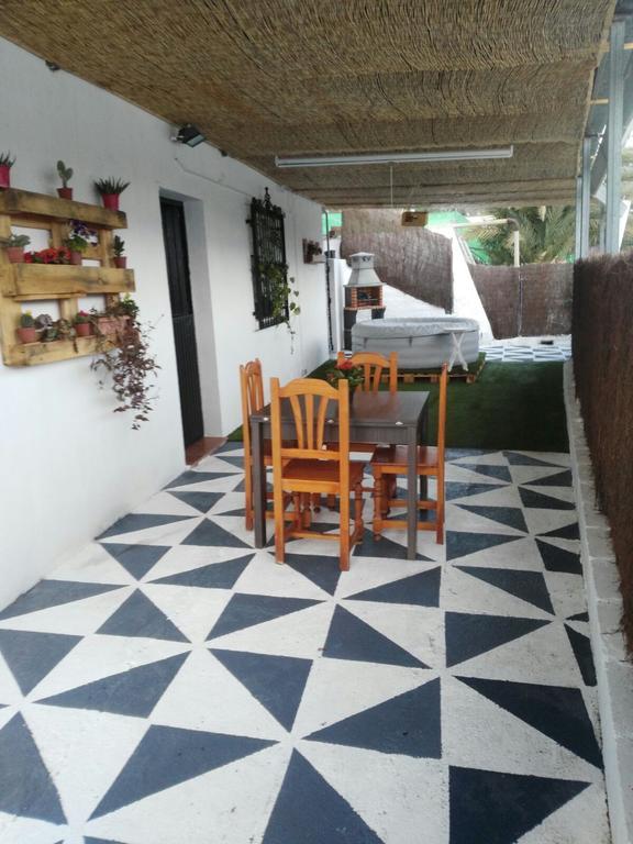 Cortijo Rural El Escondite Берха Екстериор снимка